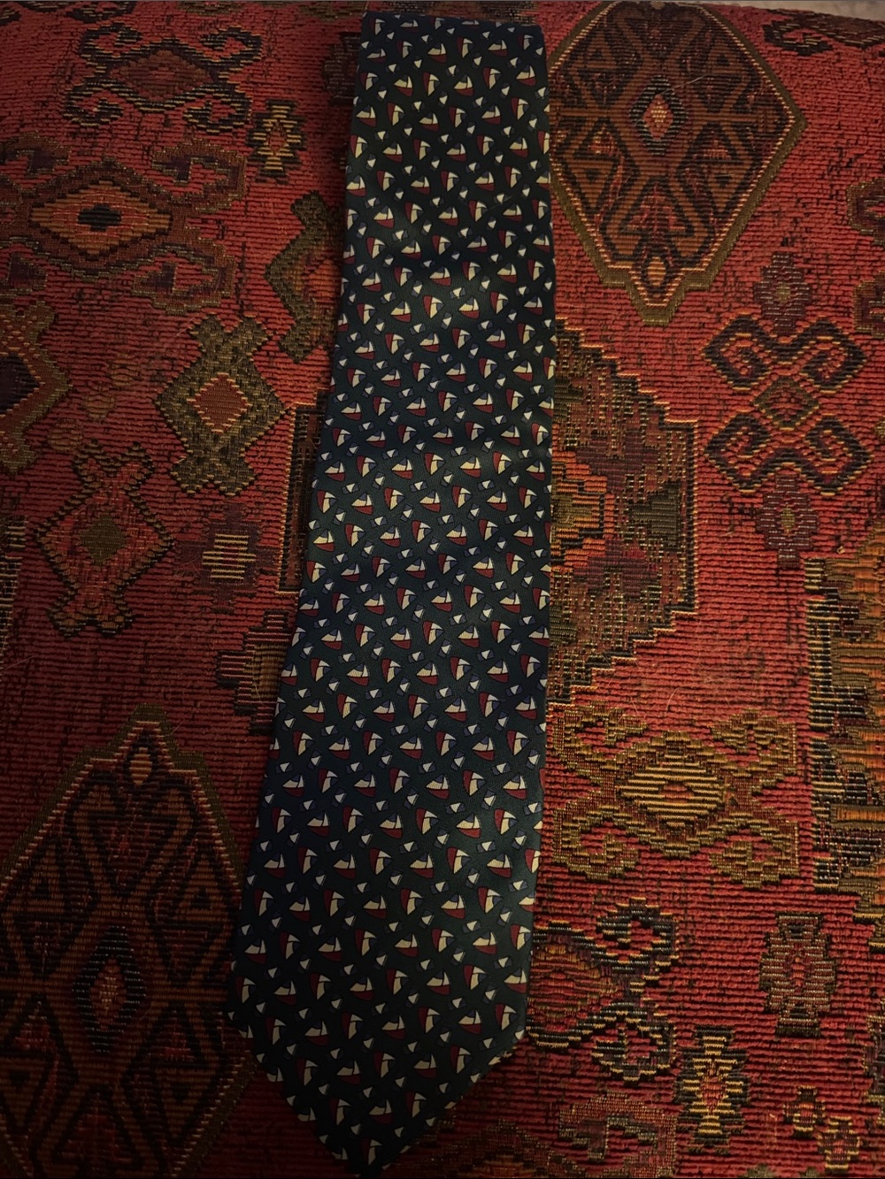 Boston Traders Men's Green Patterned Silk Tie - Classic Triangle Print